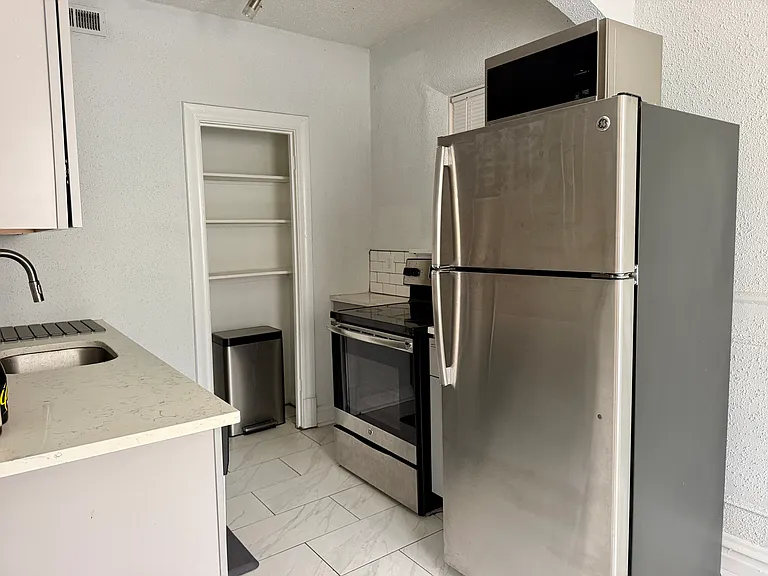 7355 Lindell Blvd #206 — Photo 3