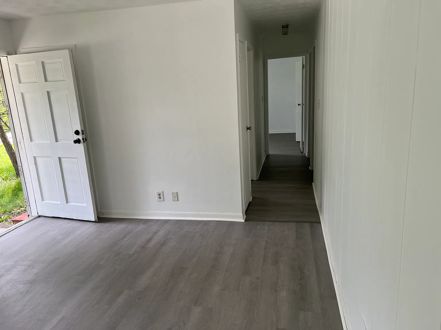 3 bed, 1.5 bath, 988 sqft, $1,275 — Photo 2