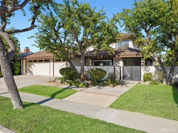 26 Drakes Bay Dr, Corona Del Mar, CA 92625
