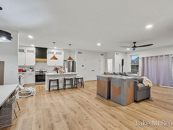 2nd image of 5655 Courtney Lynn Ct