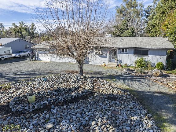 3rd image of 5613 Hilltop Drive