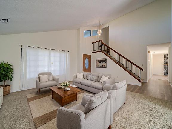 3rd image of 429 Knightsbridge Way