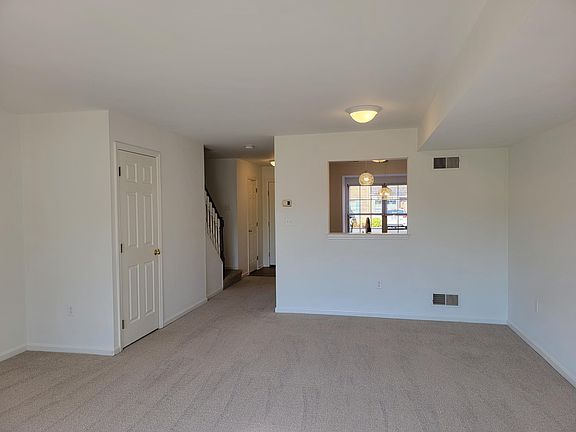 2nd image of 304 Meeting House Ln