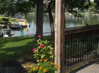 1129 NW South Shore Dr, Lake Waukomis, MO 64151