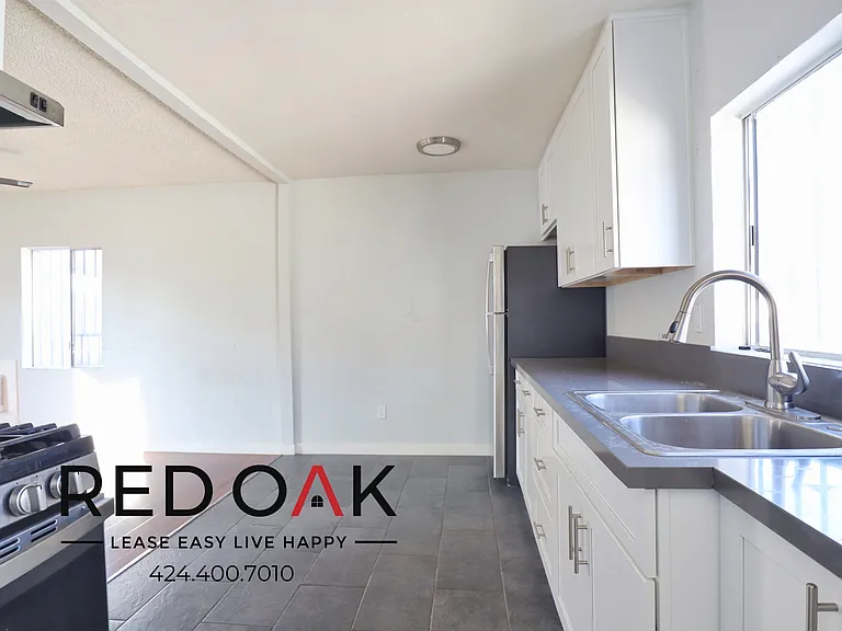 1184 E 52nd St #3/4 — Photo 13