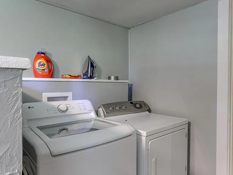 1265 S Brynewood Ln — Photo 11