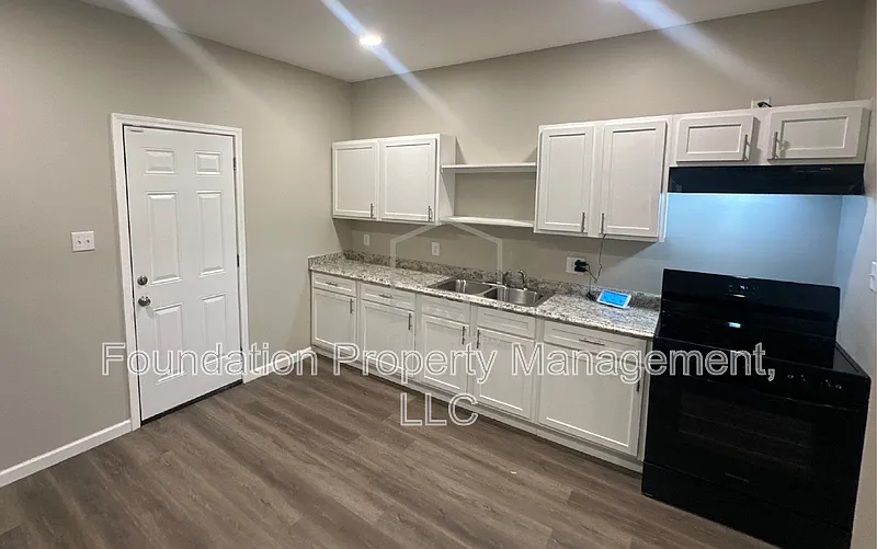 3 bed, 2.0 bath, 1000 sqft, $1,195 — Photo 3