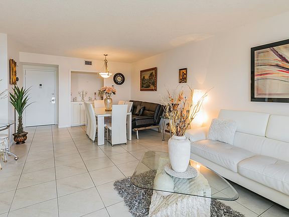 3rd image of 3800 Hillcrest Dr APT 810
