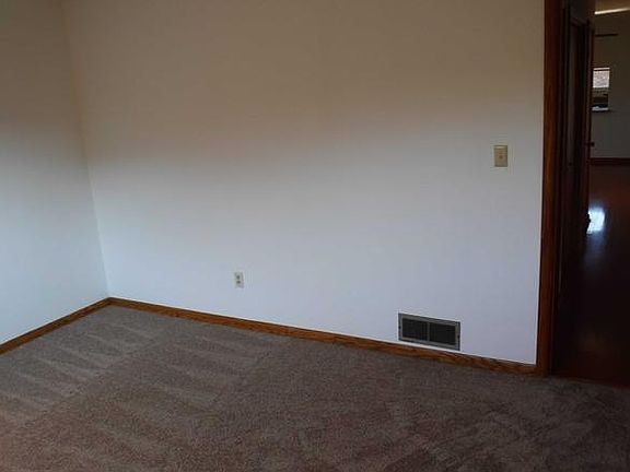 5th image of 147 Shawnee Est