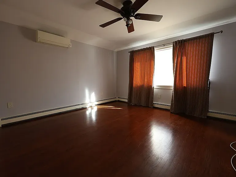1 Ledyard Pl — Photo 12
