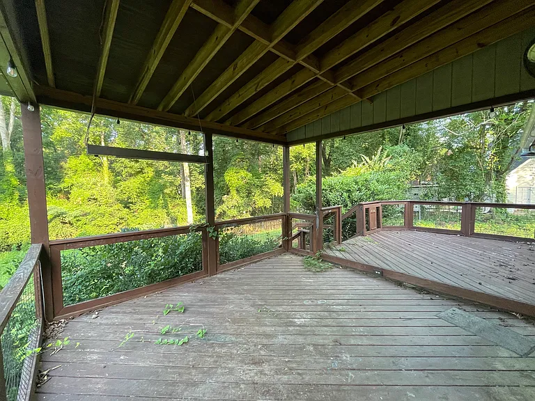 206 Rodborough Rd — Photo 11