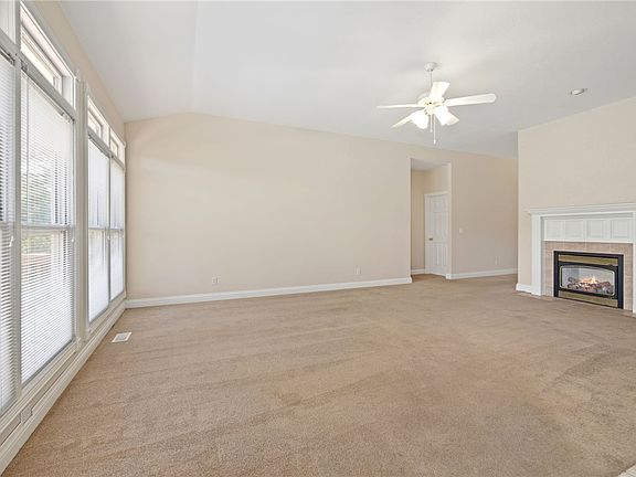 2nd image of 49 Sunderland Dr