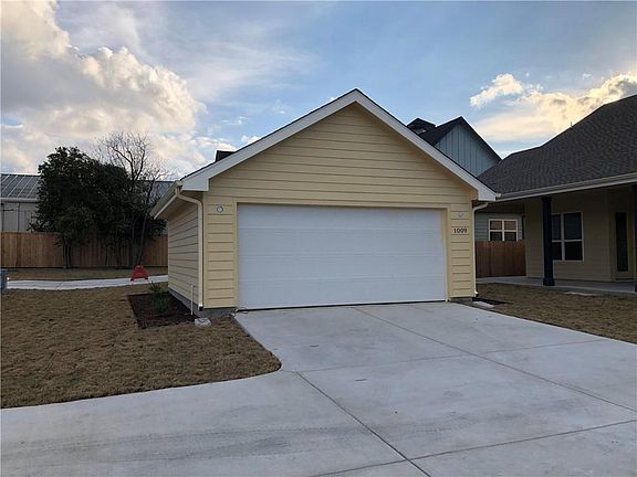 4th image of 1009 Scenic Dr