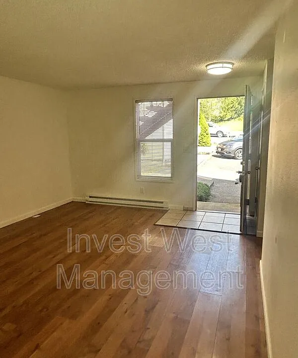 3707 Sunset Way #3