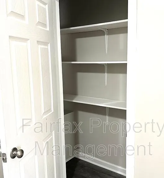 1112 E Lawson St #B — Photo 4