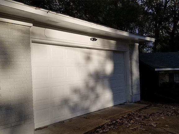 3rd image of 2222 Breckinridge Rd