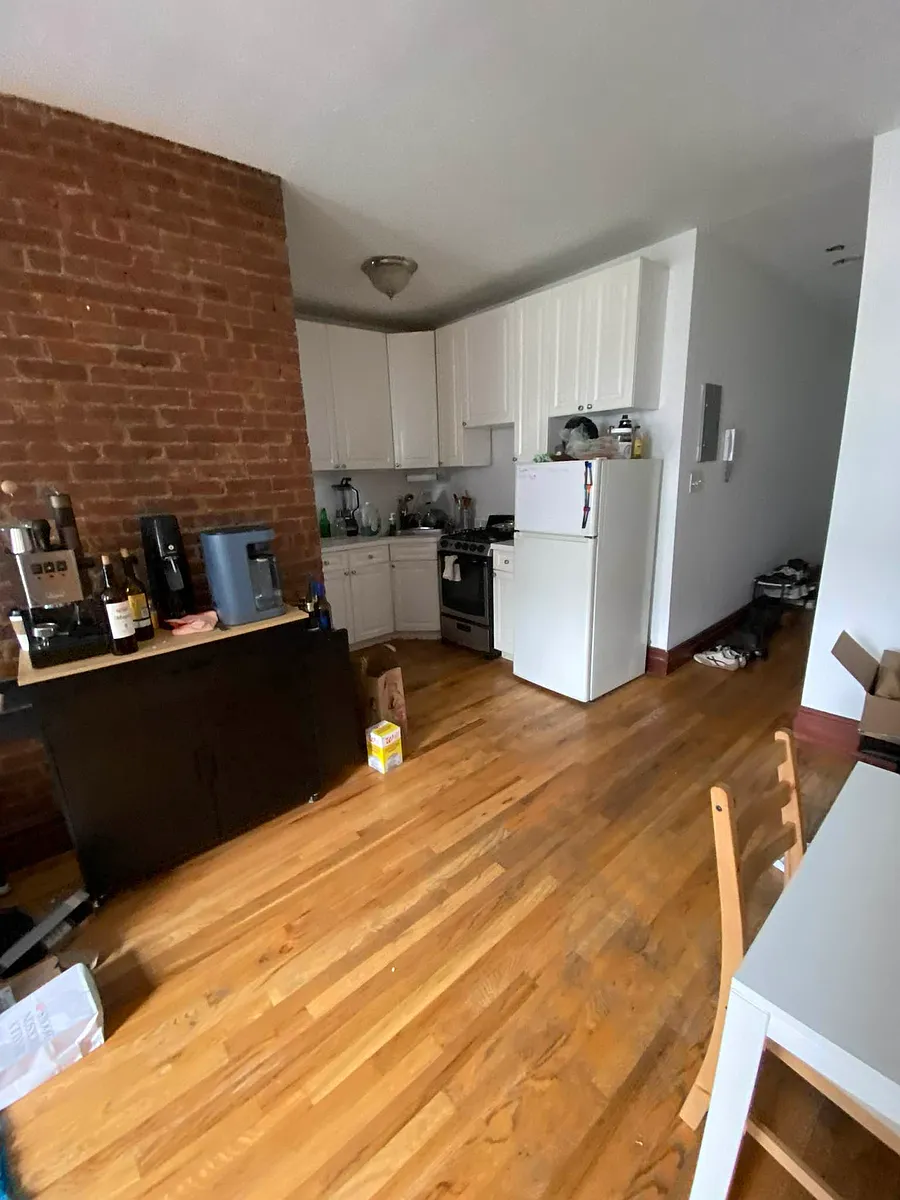 Building Photo - 350 E 67th St #24