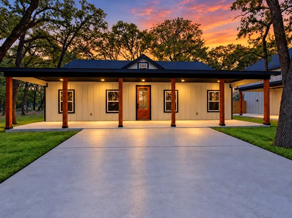 203 Seagrove Ln, Quinlan, TX 75474
