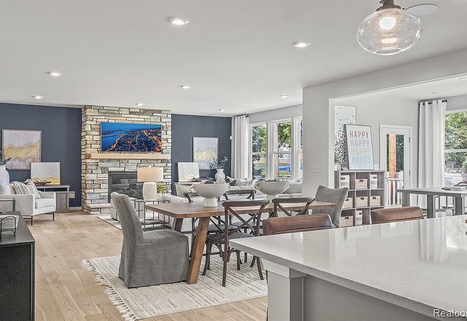 5001 Shoreham Cir, Clarkston, MI 48346 MLS 20240050640 Zillow