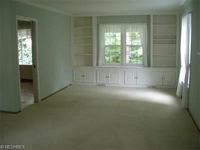4th image of 1058 Pinewood Cir