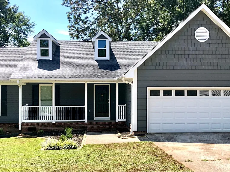 212 Ansley Dr — Photo 1