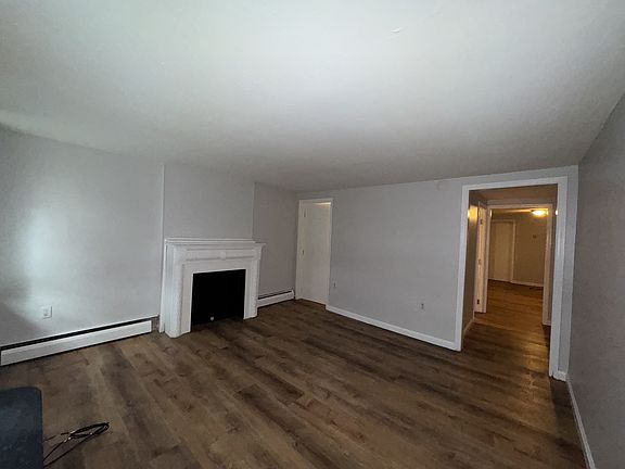 4th image of 94 Dana Ave #1