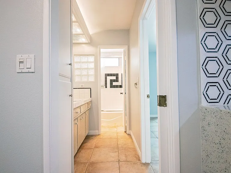3730 Goldfinch St — Photo 11