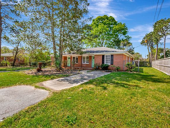 3rd image of 767 Bermuda St