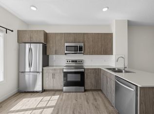 2707 Orchards Rd SW, Edmonton, AB T6X 2M9