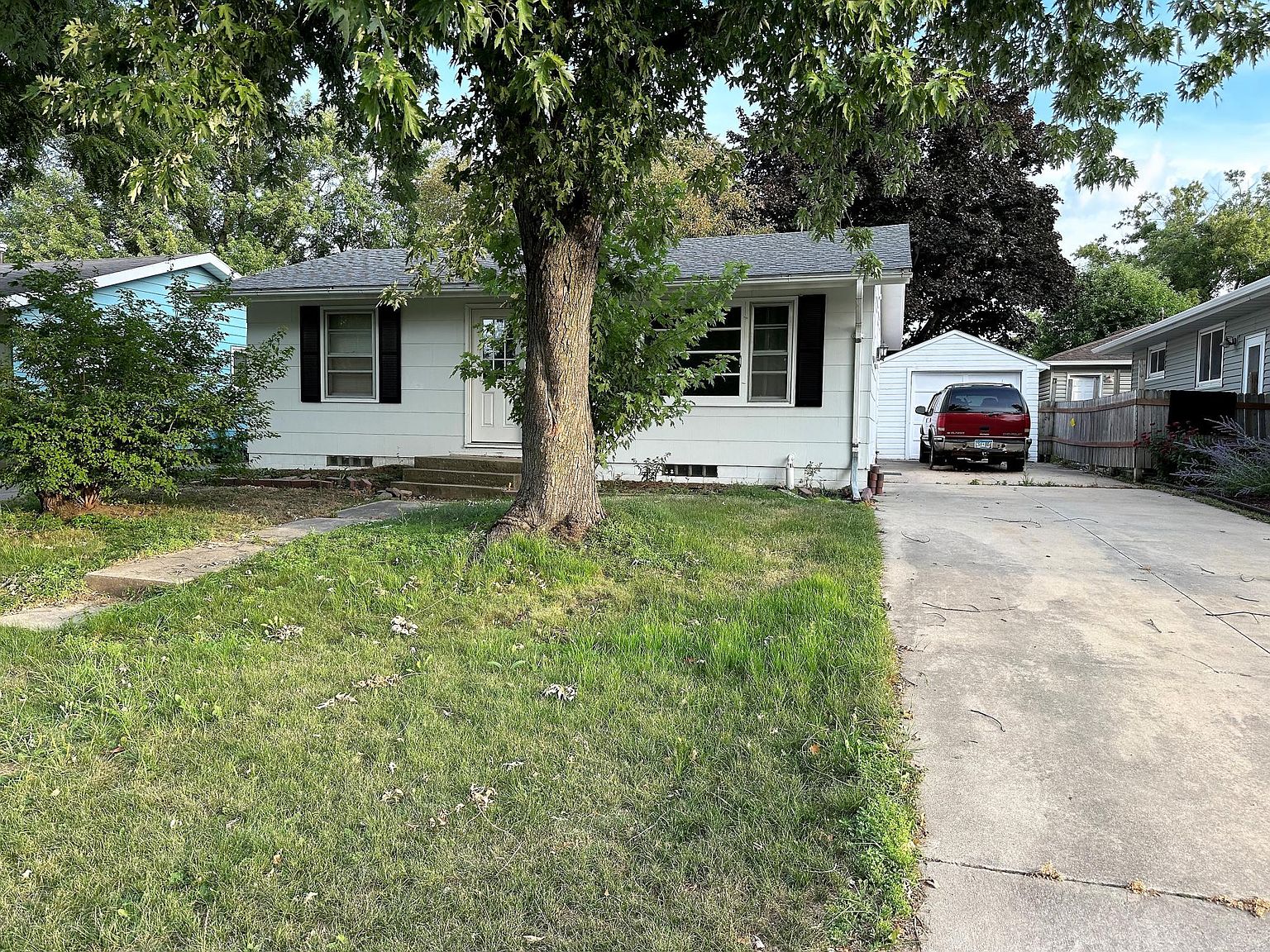 302 2nd St SE, Stewartville, MN 55976 Zillow