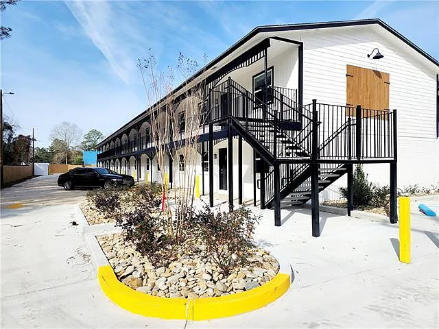 141 Hoover Dr #105 — Photo 11