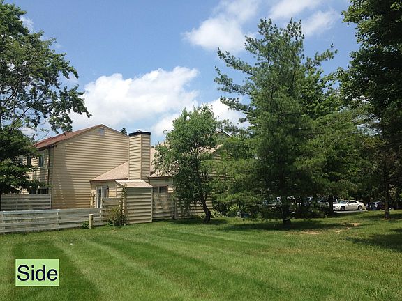 3rd image of 851 Dogwood Ct