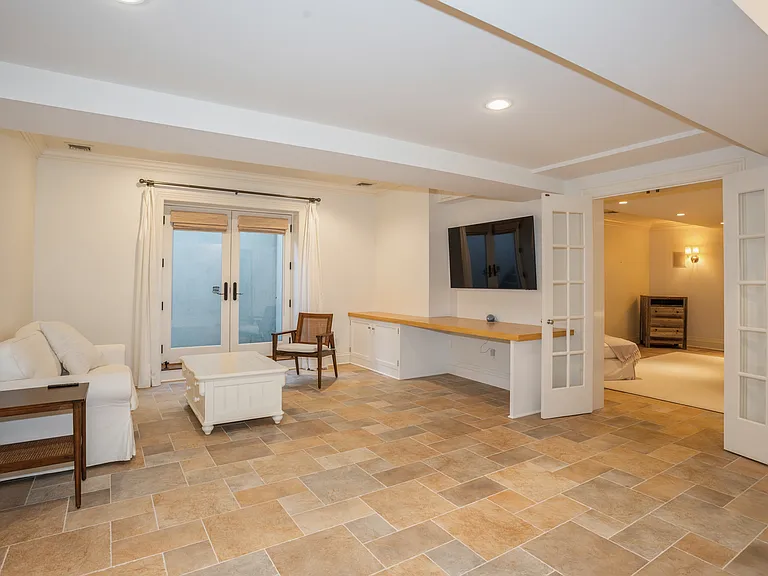 62 Culver St — Photo 22