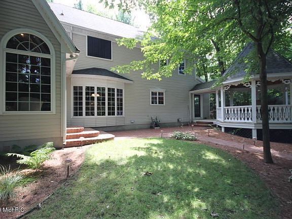3rd image of 7275 Sable Dr