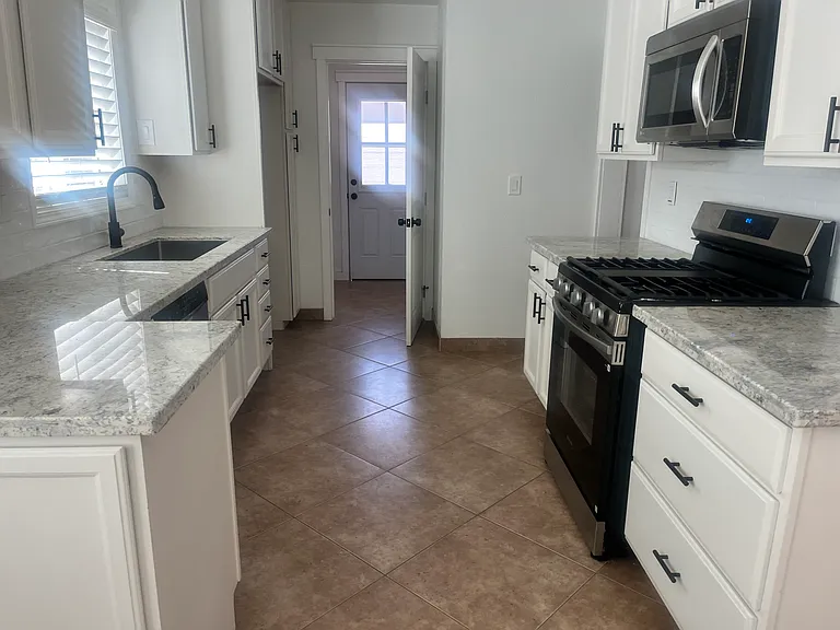 16154 Calle De Paseo — Photo 5