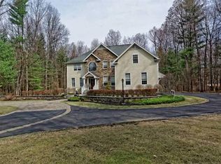 14 Rolling Brook Dr, Saratoga Springs, NY 12866