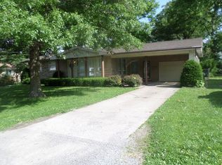 507 W 5th St, Benton, IL 62812