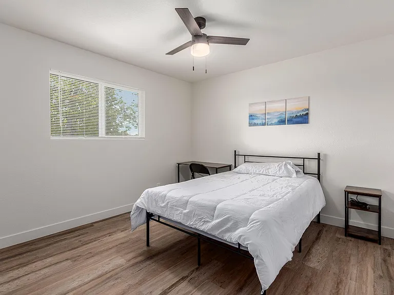 W 10th Dr — Photo 2