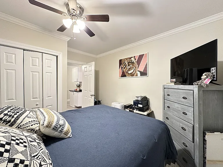 839 W Cornelia Ave #S2 — Photo 17