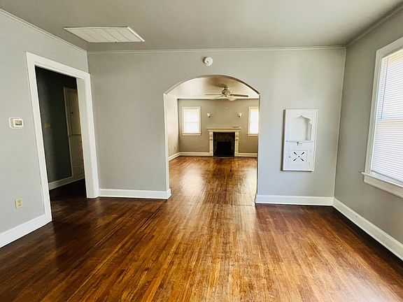 5th image of 831 S Indianapolis Ave