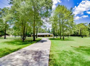 275 Woodlawn St, Vidor, TX 77662