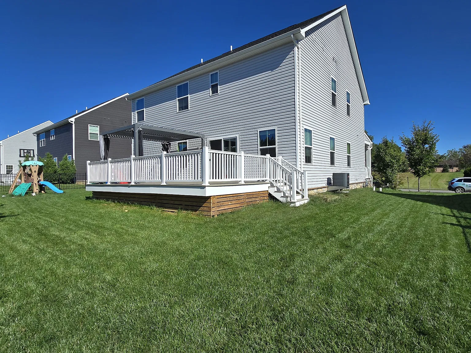 5 bed, 2718 sqft, $3,300 — Photo 4