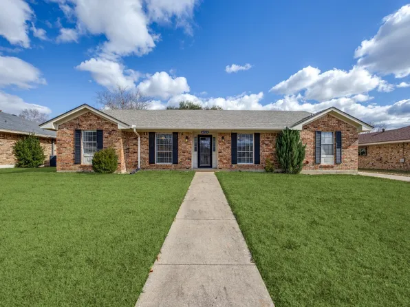 1713 Crescent Dr, Sherman, TX 75092