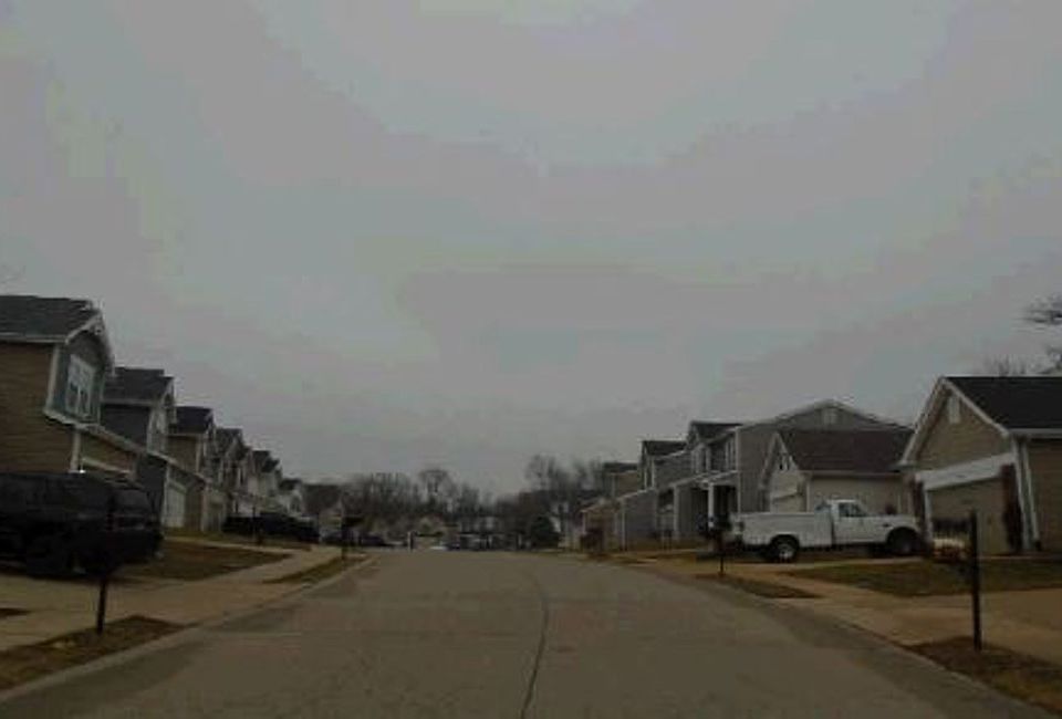 Exterior Neighborhood (street photo)