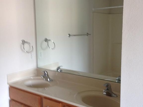5th image of 1747 Skyline Dr APT 8