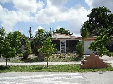1st image of 3200 SW 17th St