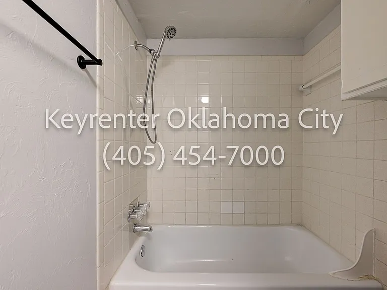 6550 N Meridian Ave Townhouse — Photo 23