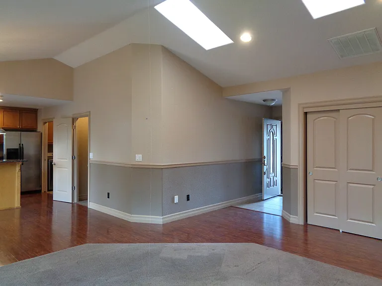 6439 Robin Hood St SE — Photo 12
