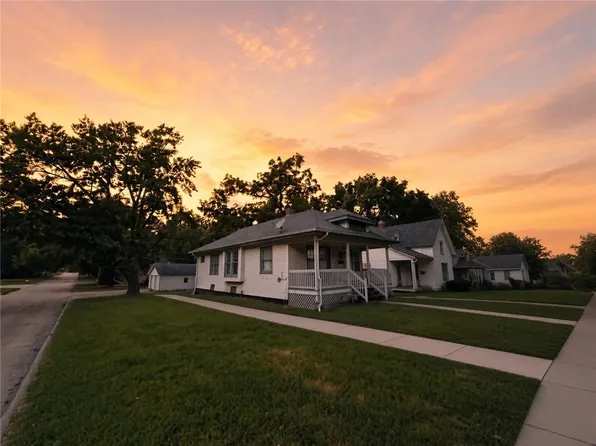 748 S Poplar St, Ottawa, KS 66067