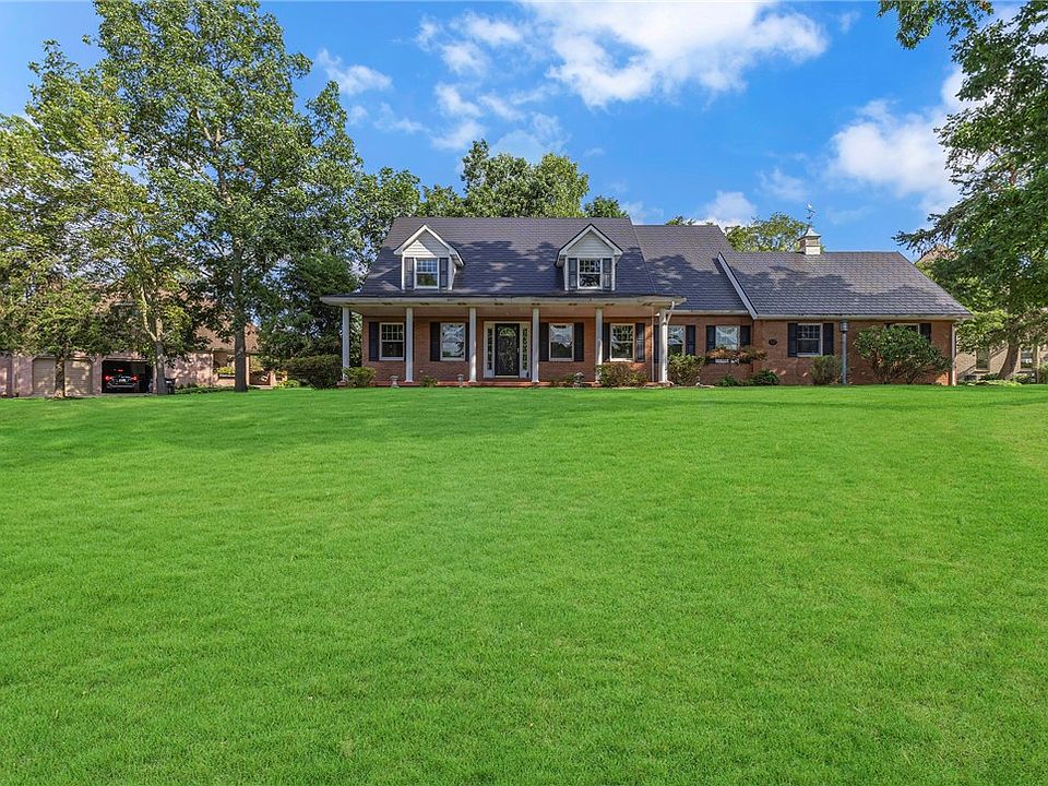 1st image of 139 Radcliff Dr